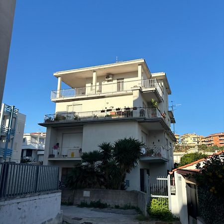 Appartement Vento Di Ponente à Gaète Extérieur photo